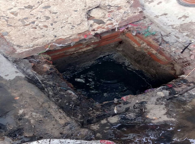 hố ga bốc m&ugrave;i