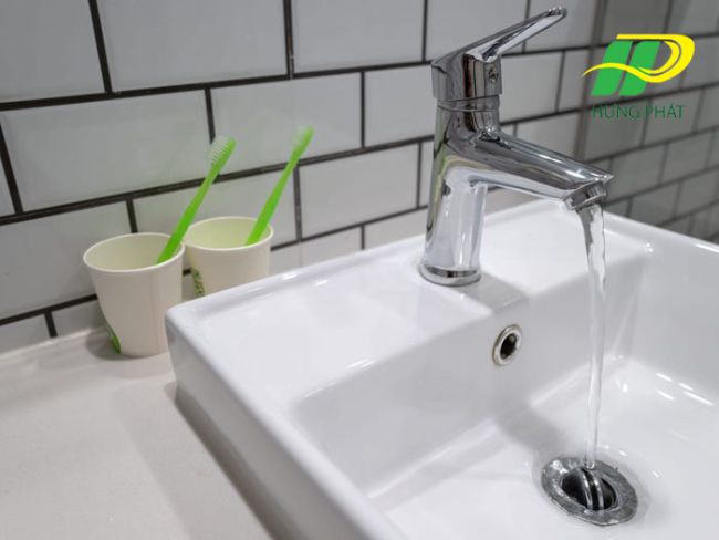 Kh&ocirc;ng n&ecirc;n d&ugrave;ng chất tẩy rửa c&oacute; t&iacute;nh axit