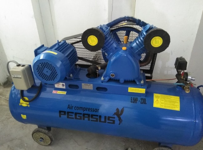 Thông bồn tiểu nam quận Tân Bình bằng máy nén khí