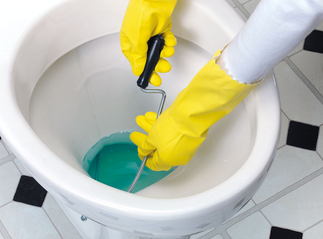 Th&ocirc;ng bồn cầu quận Thủ Đức gi&aacute; rẻ To&agrave;n Ph&aacute;t nhiều kinh nghiệm