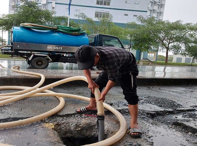 Th&ocirc;ng tắc cống nghẹt huyện Nh&agrave; B&egrave; Vạn Ph&aacute;t